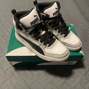 Puma Men's White and Black Sneakers